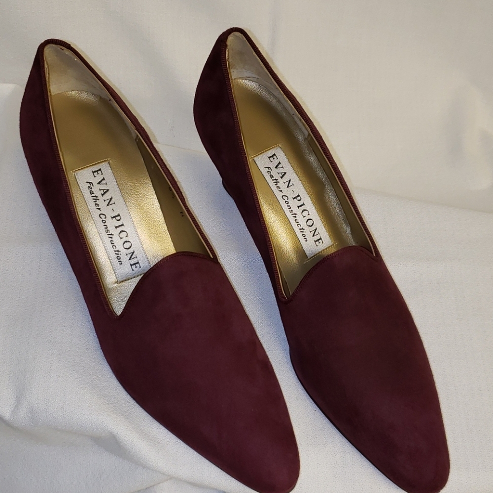 Evan Picone Burgundy Suede Heels